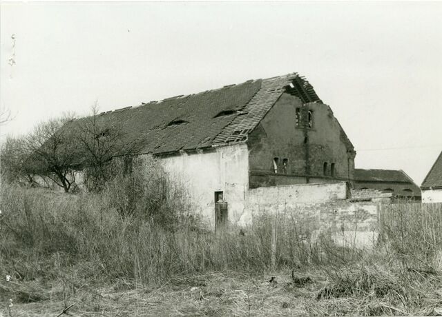 Zdevastovaný statek v Koporeči, kam byla vystěhována Božena Mikušová s dětmi. Zdroj: Státní okresní archiv Most